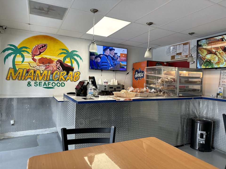 Miami Gardens seafood restaurant exterior